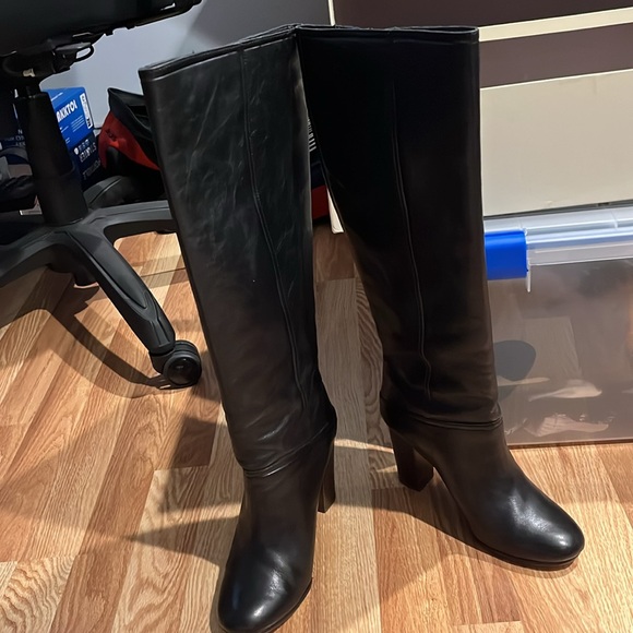 Coach Therese riding boot, size 7.5, used - like new - Picture 6 of 9